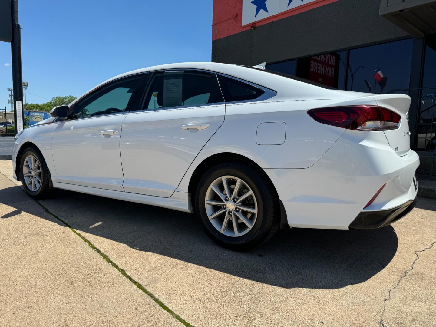 2019 WHITE HYUNDAI SONATA SE (5NPE24AFXKH) , located at 5900 E. Lancaster Ave., Fort Worth, TX, 76112, (817) 457-5456, 0.000000, 0.000000 - Photo#7